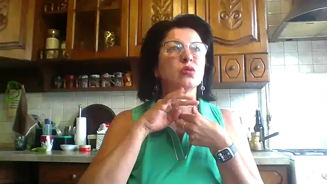Snapshot of Fiona06 chatting on 05/26/26, 06:31 Fiona06 online show from 05/26/26, 06:31