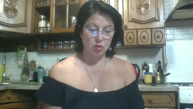 Snapshot of Fiona06 chatting on 05/26/26, 07:21 Fiona06 online show from 05/26/26, 07:21