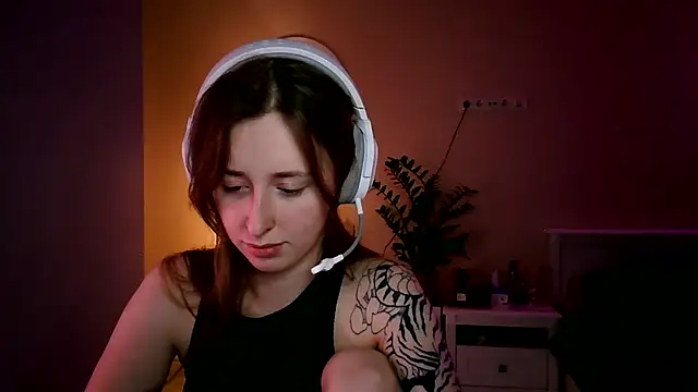 Snapshot of she_tora69 chatting on 06/11/26, 12:32 she tora69 online show from 06/11/26, 12:32