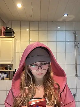 Lina-420 online show from 05/06/26, 08:25