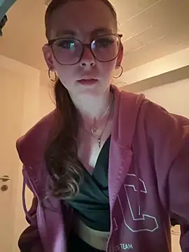 Lina-420 online show from 05/15/26, 08:16