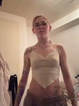 Lina-420 online show from 05/18/26, 07:52