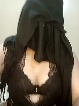 Nour20004 online show from 05/18/26, 10:26