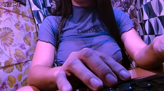 Snapshot of TSjuicyhotdrops chatting on 03/10/25, 04:35 TSjuicyhotdrops online show from 03/10/25, 04:35