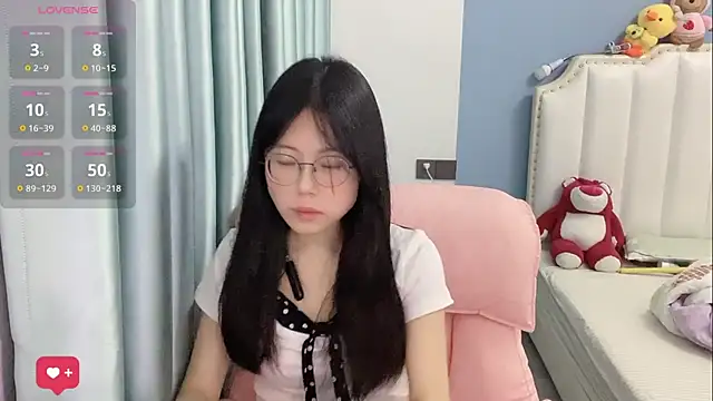 Snapshot of Luna-666 chatting on 06/12/26, 01:54 Luna-666 online show from 06/12/26, 01:54