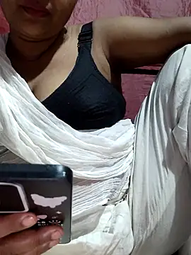 Snapshot of Gulapi_N chatting on 06/03/26, 02:33 Gulapi N online show from 06/03/26, 02:33