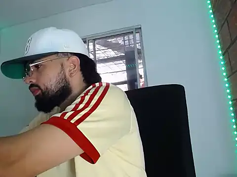 camilorestrepo77 online show from 05/26/26, 02:24