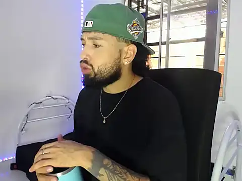 camilorestrepo77 online show from 05/30/26, 02:47