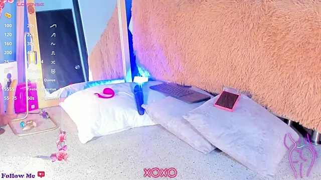 AlannaJoness online show from 07/09/26, 11:47