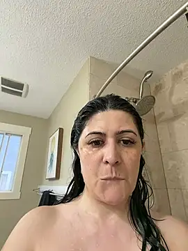 Snapshot of Ava_Rain chatting on 06/16/26, 02:58 Ava Rain online show from 06/16/26, 02:58