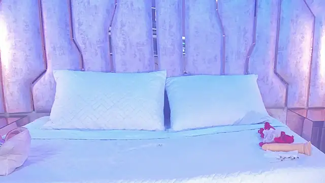chica nocturna25 online show from 05/11/26, 03:12