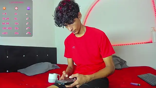 liammendoza98 online show from 04/30/26, 11:16