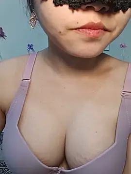 Snapshot of silkyhairs chatting on 06/10/26, 05:28 silkyhairs online show from 06/10/26, 05:28