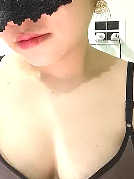 Snapshot of silkyhairs chatting on 06/10/26, 05:45 silkyhairs online show from 06/10/26, 05:45
