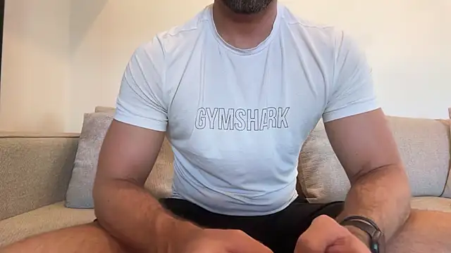 Snapshot of gymshrk chatting on 04/27/26, 10:24 gymshrk online show from 04/27/26, 10:24
