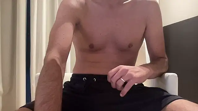 Snapshot of Riccardo86xx chatting on 05/07/26, 03:45 Riccardo86xx online show from 05/07/26, 03:45