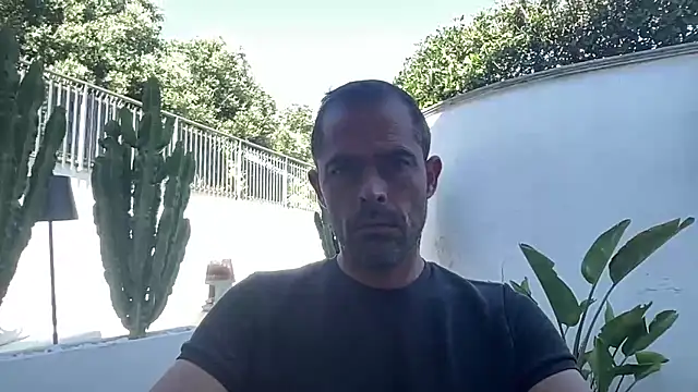 Snapshot of Riccardo86xx chatting on 05/20/26, 02:45 Riccardo86xx online show from 05/20/26, 02:45