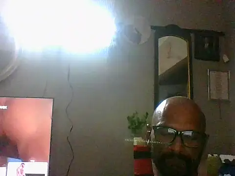 Snapshot of Lulu_Love_69 chatting on 05/20/26, 02:29 Lulu Love 69 online show from 05/20/26, 02:29