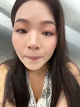 xiaochengzi505 online show from 06/04/26, 12:49
