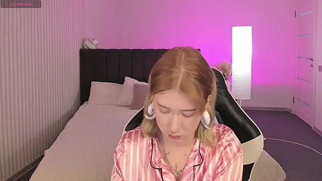 Elira Vane online show from 06/30/26, 02:56