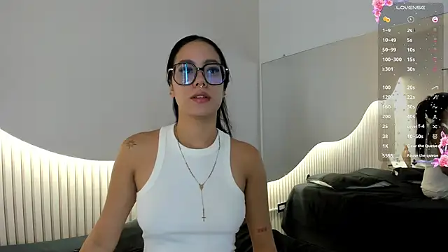 Snapshot of Zoebluntone chatting on 06/03/26, 11:46 Zoebluntone online show from 06/03/26, 11:46