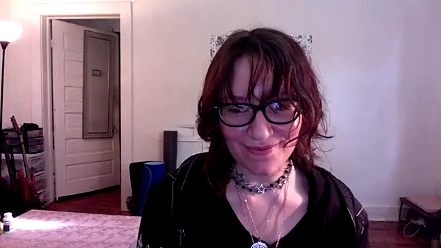Snapshot of AnnywnBelle chatting on 04/28/26, 10:15 AnnywnBelle online show from 04/28/26, 10:15