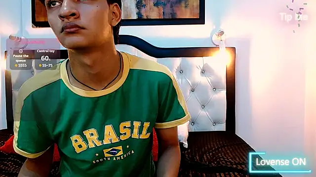 Snapshot of SahirCharm chatting on 06/10/26, 05:34 SahirCharm online show from 06/10/26, 05:34