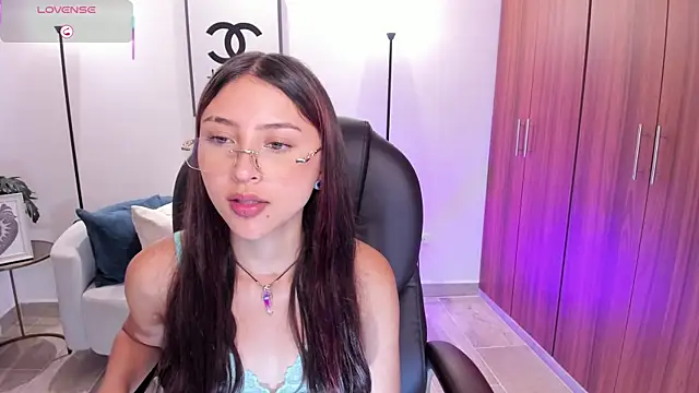 Nikky sweett  online show from 05/03/26, 08:48