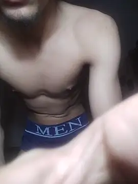 adamhdgdhdv73 online show from 05/04/26, 11:56