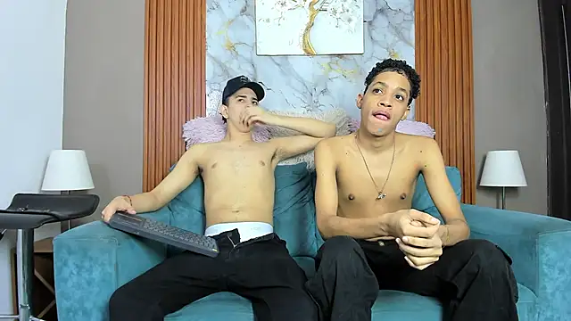 LOVE GUYS1 online show from 05/07/26, 01:49