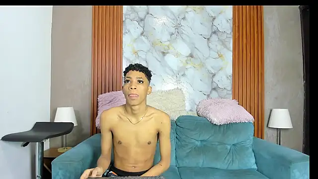 LOVE GUYS1 online show from 06/28/26, 01:28