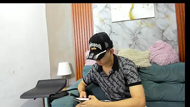 LOVE GUYS1 online show from 07/05/26, 01:29