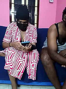 Snapshot of Tamil_couple_chennai chatting on 06/05/26, 04:13 Tamil couple chennai online show from 06/05/26, 04:13