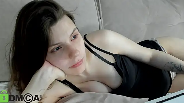 Snapshot of Kira_Be11 chatting on 06/01/26, 01:18 Kira Be11 online show from 06/01/26, 01:18