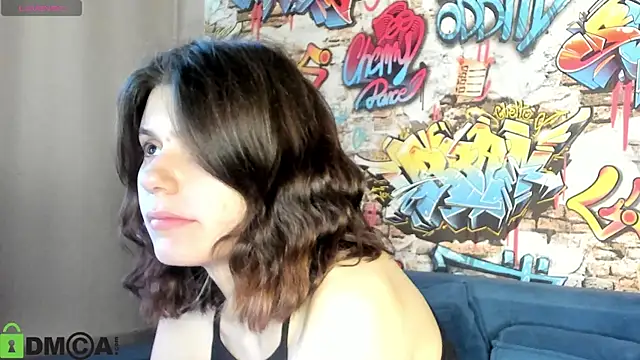 Snapshot of Kira_Be11 chatting on 06/11/26, 01:05 Kira Be11 online show from 06/11/26, 01:05