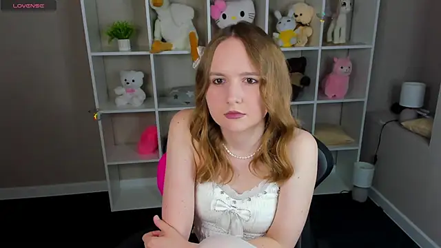 Snapshot of Emmaa_Kimm chatting on 05/17/26, 12:52 Emmaa Kimm online show from 05/17/26, 12:52