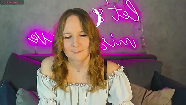 Snapshot of Emmaa_Kimm chatting on 05/28/26, 01:03 Emmaa Kimm online show from 05/28/26, 01:03