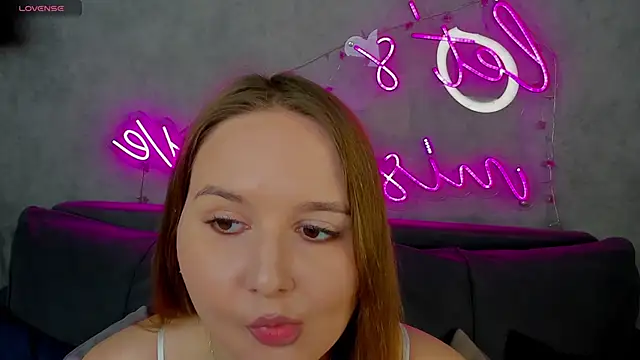 Snapshot of Emmaa_Kimm chatting on 06/07/26, 12:59 Emmaa Kimm online show from 06/07/26, 12:59
