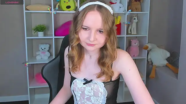 Snapshot of Emmaa_Kimm chatting on 06/08/26, 01:28 Emmaa Kimm online show from 06/08/26, 01:28