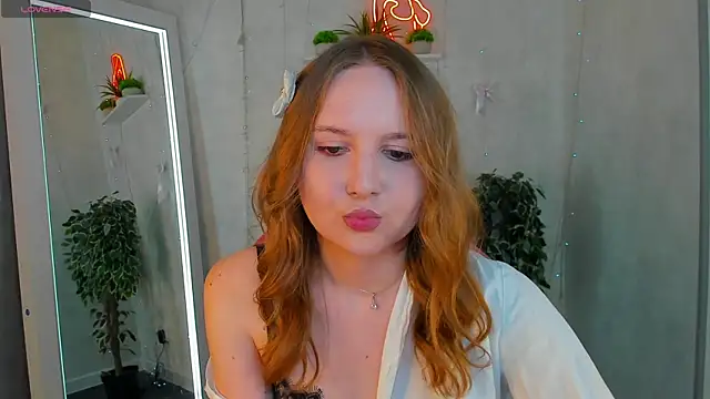 Snapshot of Emmaa_Kimm chatting on 06/11/26, 02:53 Emmaa Kimm online show from 06/11/26, 02:53