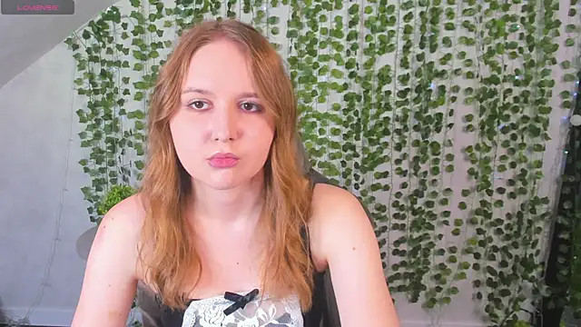 Emmaa Kimm online show from 07/07/26, 12:57