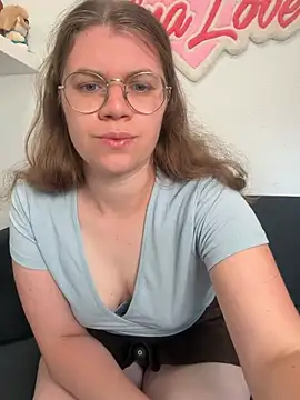 Snapshot of Lina-Love chatting on 06/07/26, 06:39 Lina-Love online show from 06/07/26, 06:39