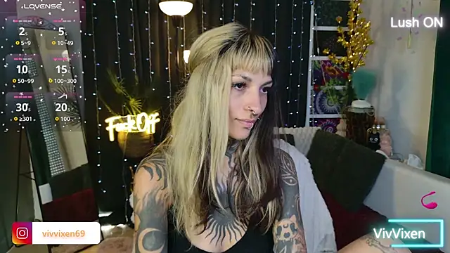 Snapshot of VivVixen chatting on 07/15/26, 04:12 VivVixen online show from 07/15/26, 04:12