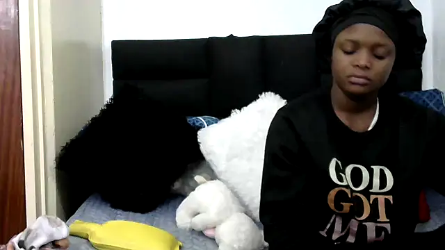 Snapshot of DarkPearl_20 chatting on 06/12/26, 04:11 DarkPearl 20 online show from 06/12/26, 04:11