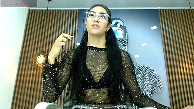 Snapshot of RoxxySweet01 chatting on 05/04/26, 01:18 RoxxySweet01 online show from 05/04/26, 01:18
