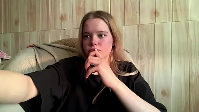 Malinwitch online show from 06/15/26, 03:47