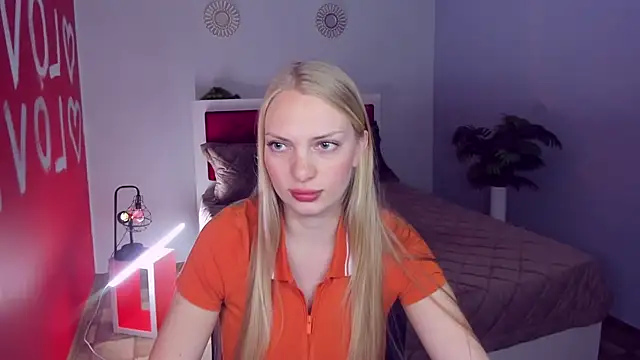 Snapshot of NancyGlamour chatting on 06/01/26, 10:06 NancyGlamour online show from 06/01/26, 10:06