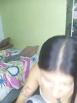 PequenaNena online show from 06/18/26, 02:34