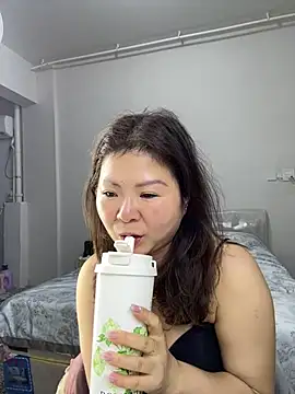 linda51863 online show from 05/31/26, 12:56