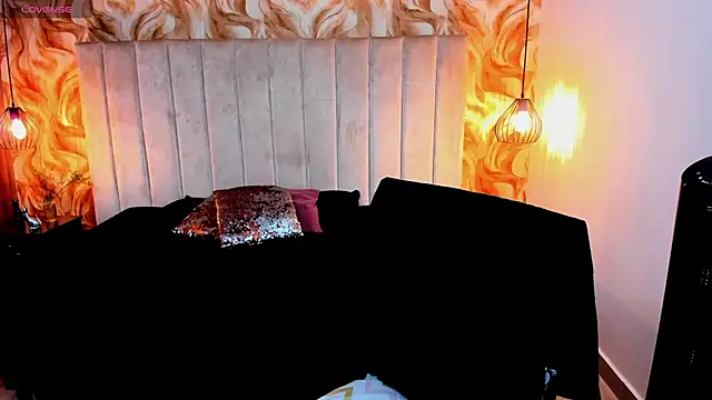 ChloeSmith9 online show from 06/11/26, 08:51